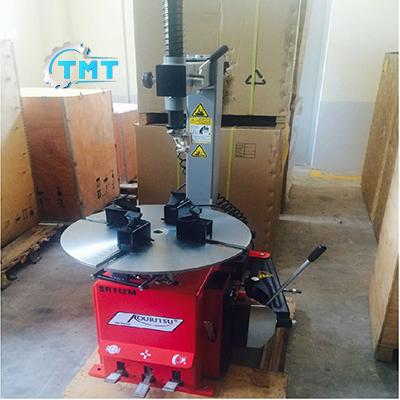 anh-bia-may-ra-vao-lop-xe-may-sr112m-b1bd0625-3a4c-4784-920b-bb74b30374d5 anh bia may ra vao lop xe may sr112m b1bd0625 3a4c 4784 920b bb74b30374d5