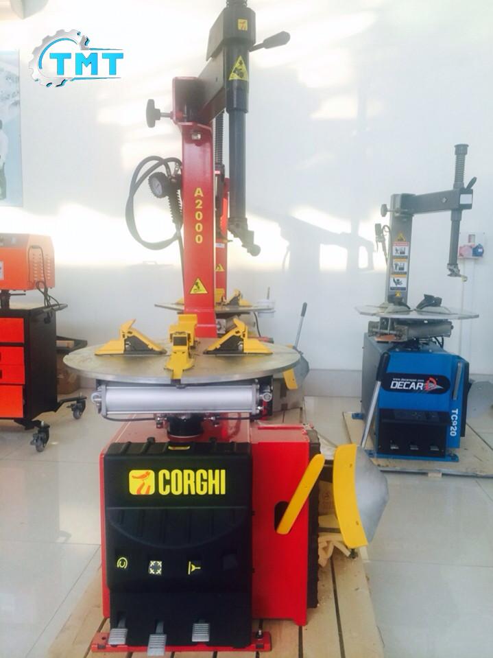 may-ra-vao-lop-corghi-a2000-dep Máy ra vào lốp CORGHI A2000, máy ra vào lốp Ý