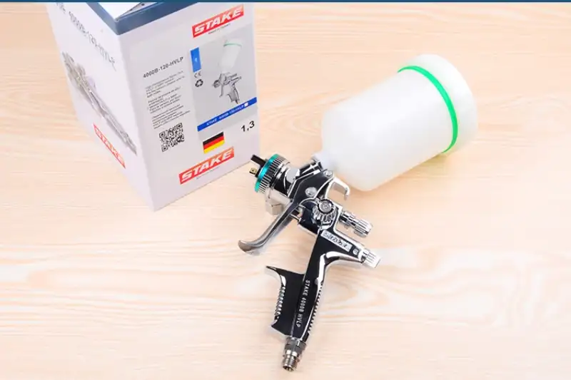 Tổng Hợp Các Thiết Bị Cần Có Trong Phòng Sơn Ô Tô 1 Súng phun sơn trong phòng sơn ô tô
