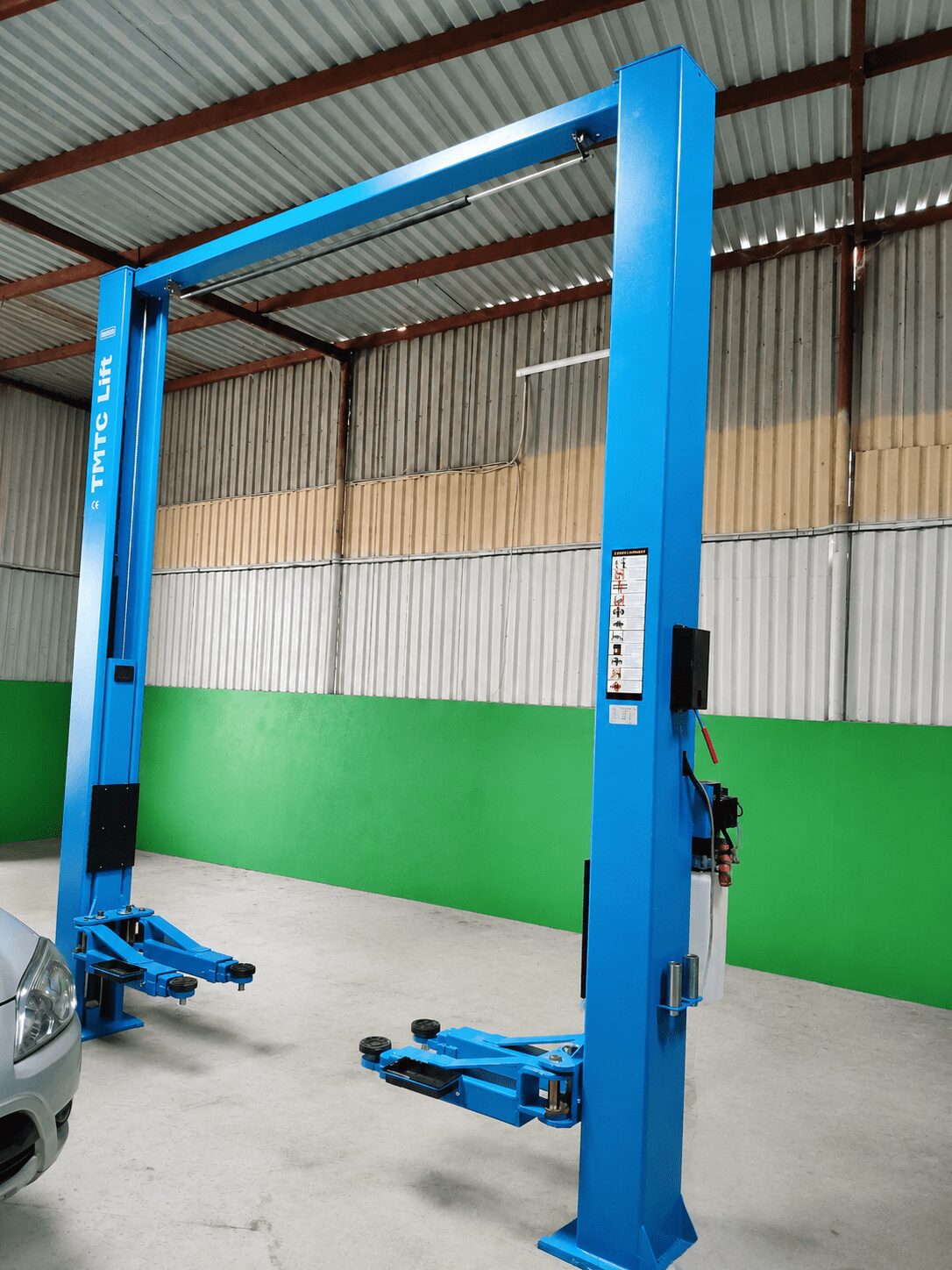 Cầu Nâng 2 Trụ 4.5 Tấn Giằng Trên TTB-45A | Tay nâng 3 khúc | TMTC 18 Hình ảnh cầu nâng 2 trụ TTB-45A