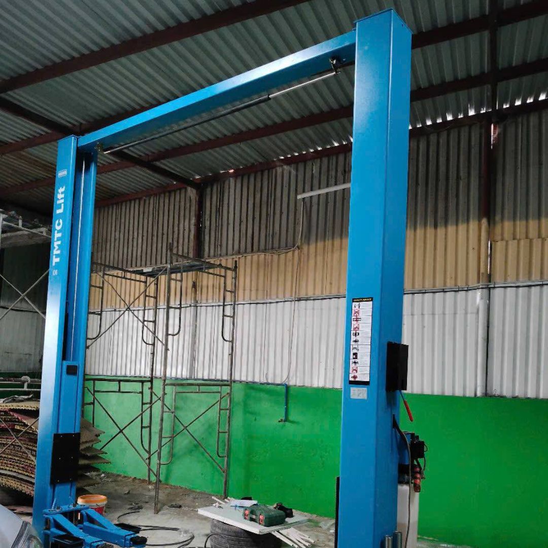 Cầu Nâng 2 Trụ 4.5 Tấn Giằng Trên TTB-45A | Tay nâng 3 khúc | TMTC 2 Cầu nâng 2 trụ 4.5 tấn giằng trên TTB-45A