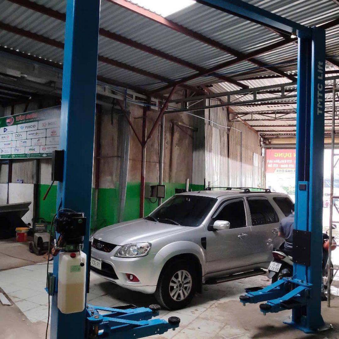 Cầu Nâng 2 Trụ 4.5 Tấn Giằng Trên TTB-45A | Tay nâng 3 khúc | TMTC 4 Cầu nâng 2 trụ 4.5 tấn giằng trên TTB-45A