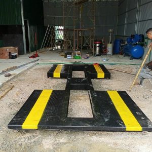 Cầu Nâng 1 Trụ Ấn Độ Airtek TMTU 04 - Mặt Chữ H, Lắp Nổi 11 Cầu nâng 1 trụ ấn độ rửa xe bàn cánh bướm