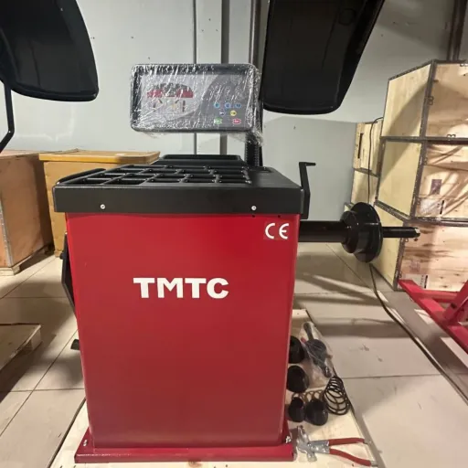Máy cân bằng bánh xe ô tô TWR-2402 - Thiết Bị TMT 2 Máy cân bằng bánh xe ô tô TWR-2402 - 2