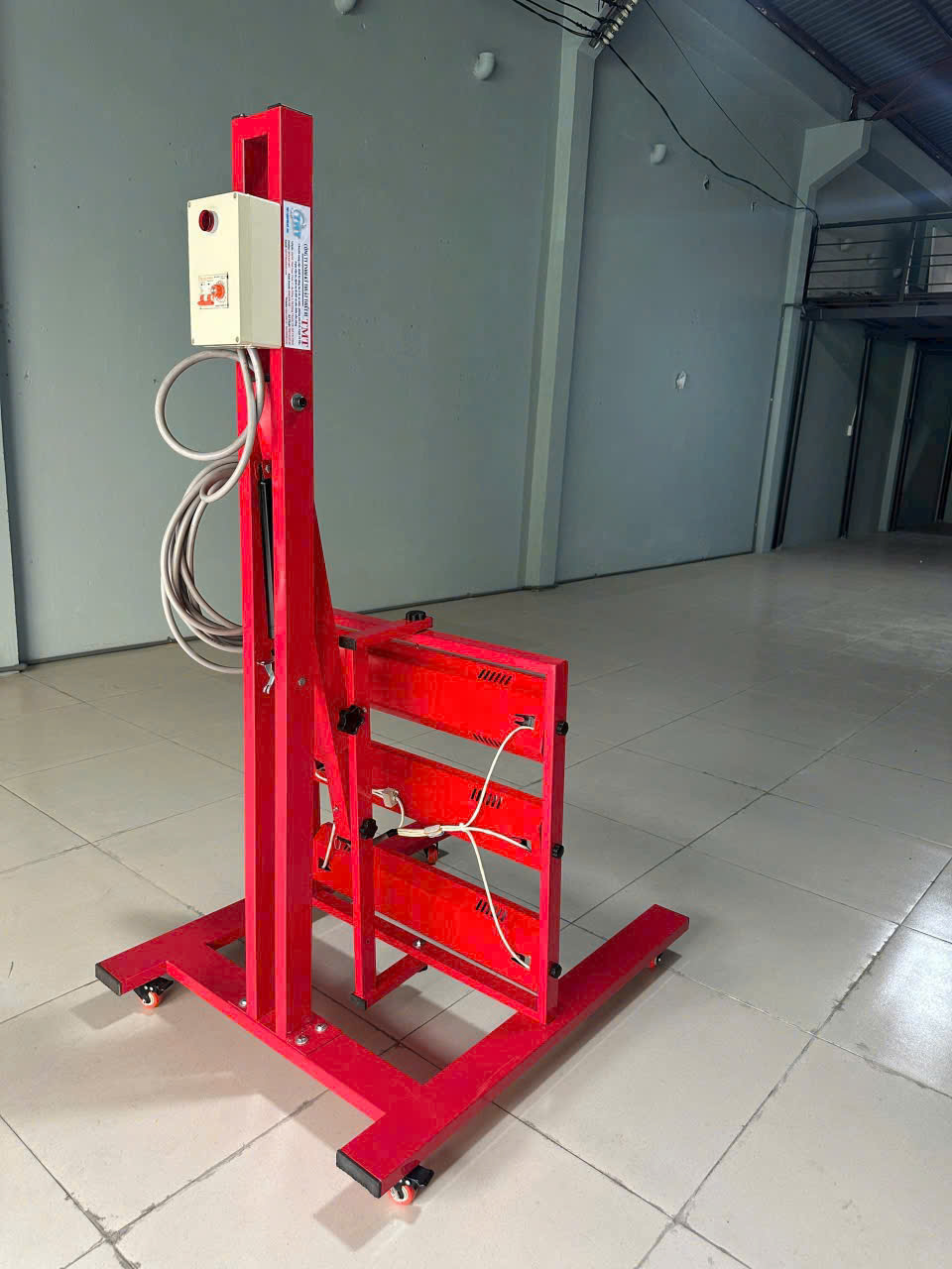 Đèn sấy sơn bằng hồng ngoại 3 bóng 12 Đèn sấy sơn bằng hồng ngoại 3 bóng