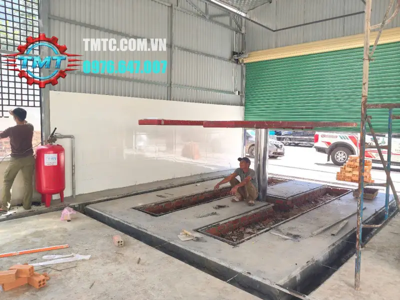 Nên Lắp Cầu Nâng 1 Trụ Âm Nền Hay Lắp Nổi Cho Tiệm Rửa Xe? 2 Cầu nâng 1 trụ lắp âm nền