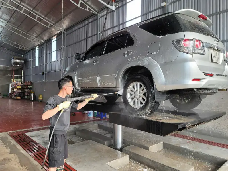 Hướng Dẫn Sử Dụng Cầu Nâng 1 Trụ An Toàn, Độ Bền Cao 1 Cách sử dụng cầu nâng 1 trụ rửa xe ô tô chi tiết