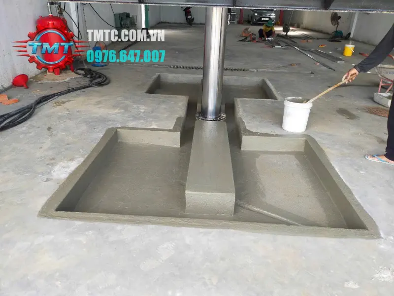 Báo Giá Cầu Nâng 1 Trụ Rửa Xe Ô Tô Mới Nhất 2026 (Trọn Gói Lắp Đặt) 1 Thi công móng cầu nâng 1 trụ chữ H âm nền