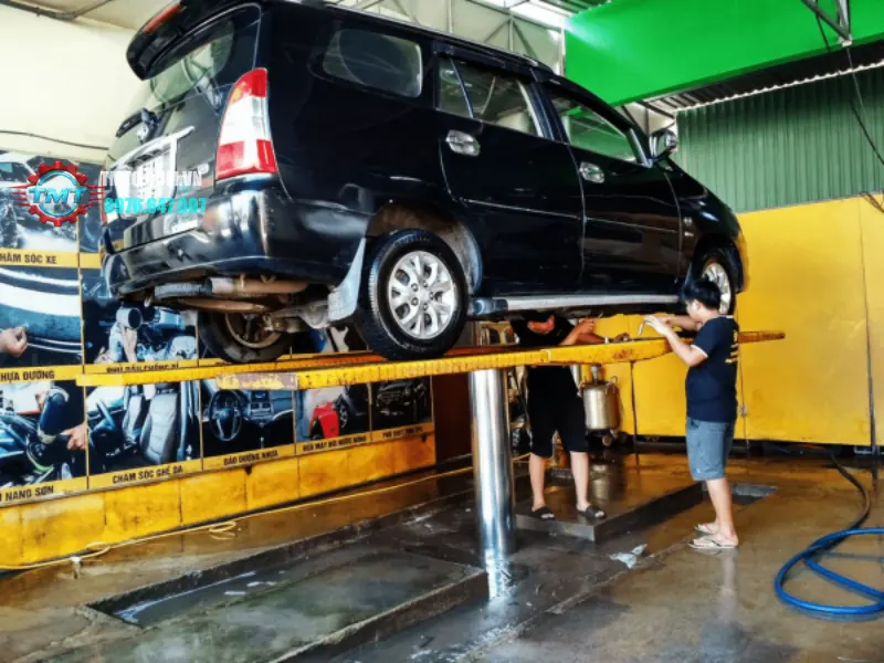 Vì Sao Rửa Xe Ô Tô Cần Có Cầu Nâng 1 Trụ? 5 Lý Do Chủ Tiệm Phải Biết 3 Tiêu chí chọn mua cầu nâng 1 trụ rửa xe ô tô chất lượng cao