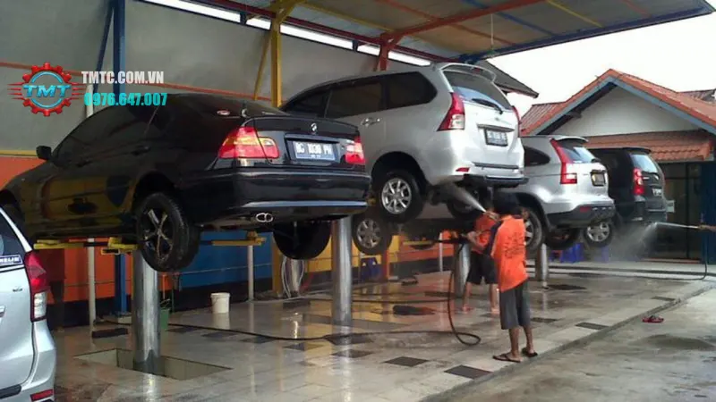 Vì Sao Rửa Xe Ô Tô Cần Có Cầu Nâng 1 Trụ? 5 Lý Do Chủ Tiệm Phải Biết 2 5 Lý do vì sao rửa xe ô tô cần có cầu nâng 1 trụ chuyên dụng