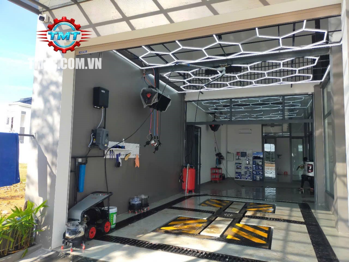 Cầu Nâng Ô Tô 1 Trụ Việt Nam Bàn Chữ H Lắp Âm Nền 12 hinh anh thuc te lap dat cau nang 1 tru cho khach hang tmtc04
