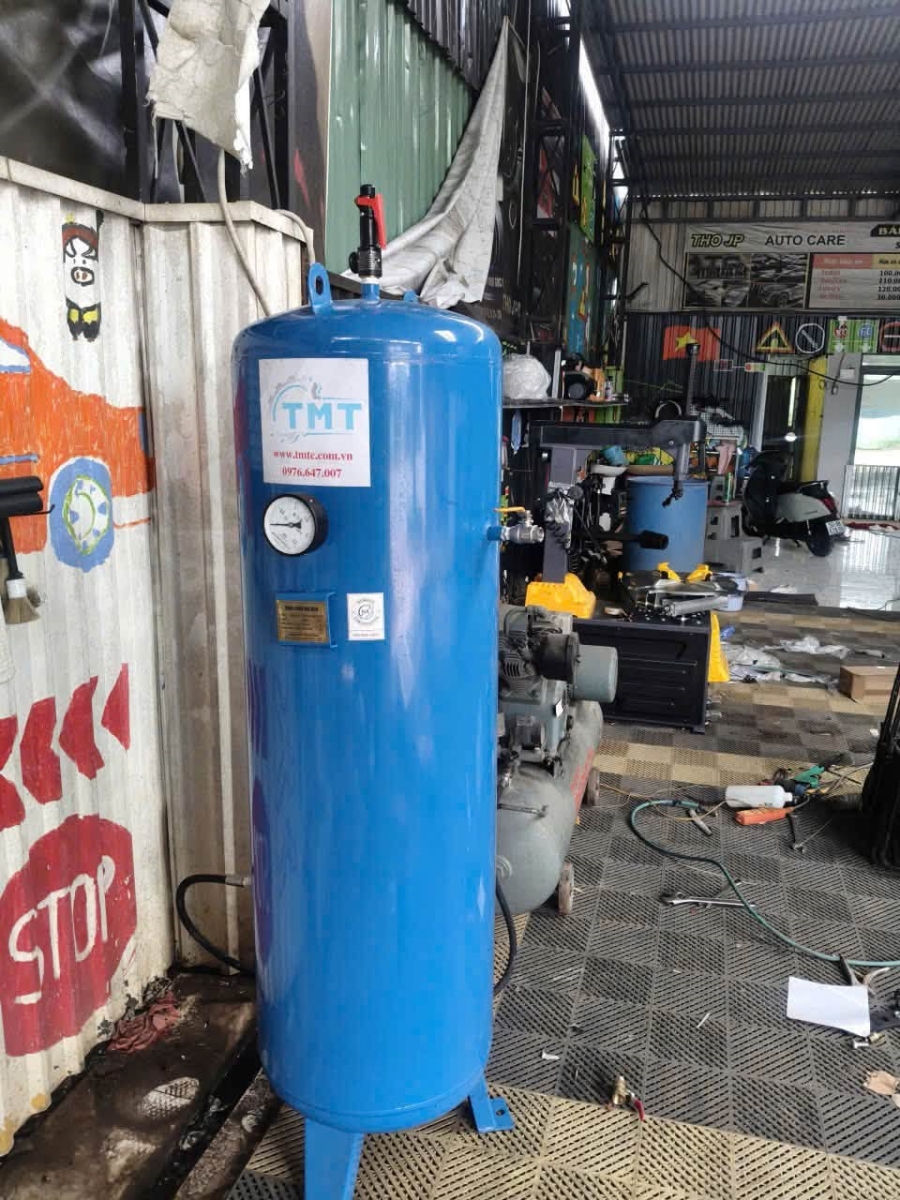 TMTC bàn giao thiết bị rửa xe , thiết bị làm lốp cho anh khách Vũng Tàu 3 Bình tích khí 330L cao áp